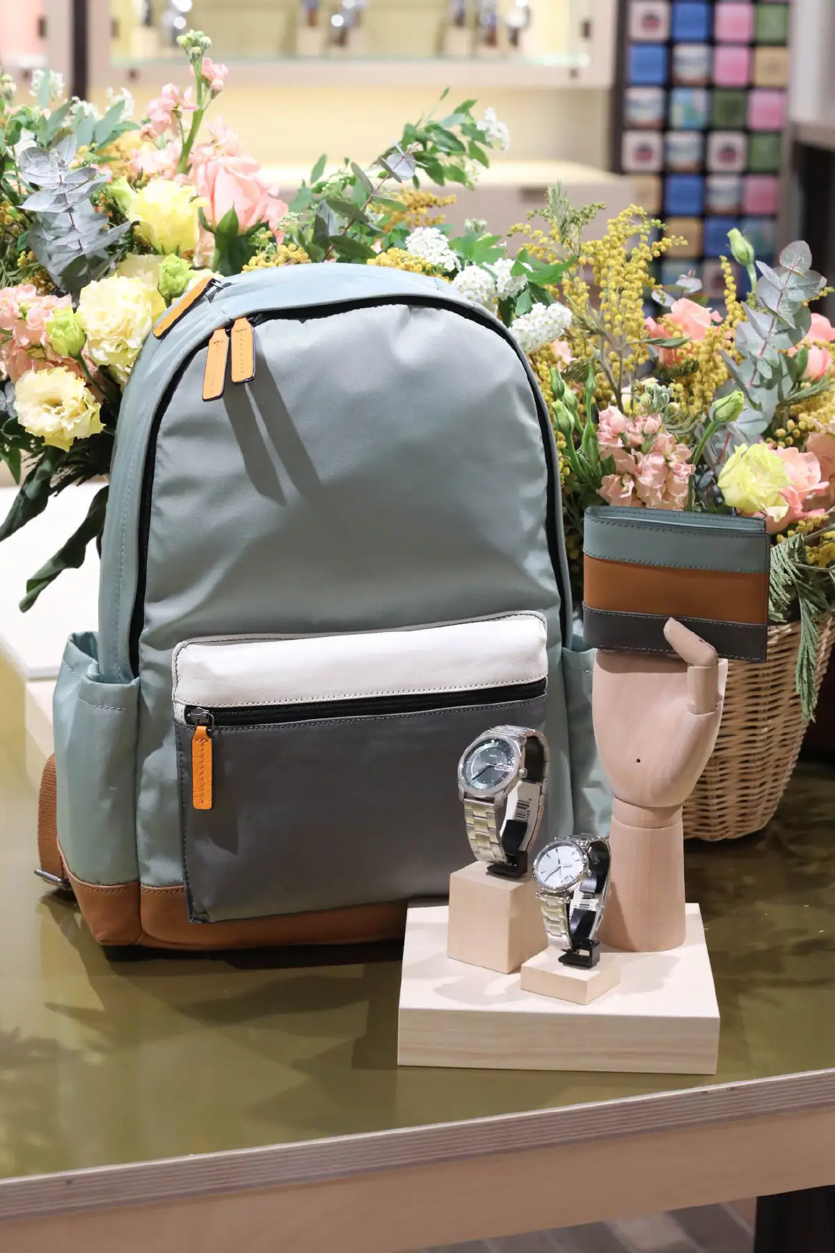 เติมความสดใสในฤดูใบไม้ผลิกับ Fossil SPRING 2022 