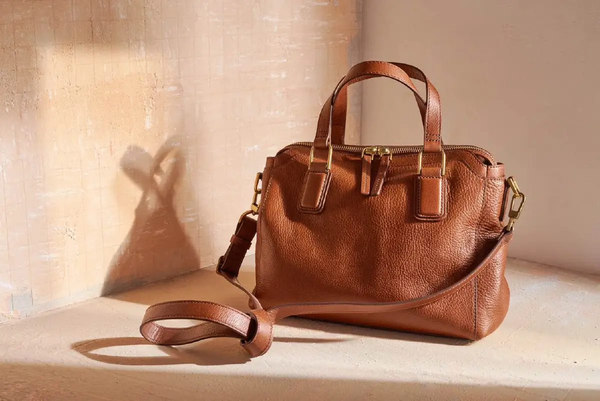 เติมความสดใสในฤดูใบไม้ผลิกับ Fossil SPRING 2022 