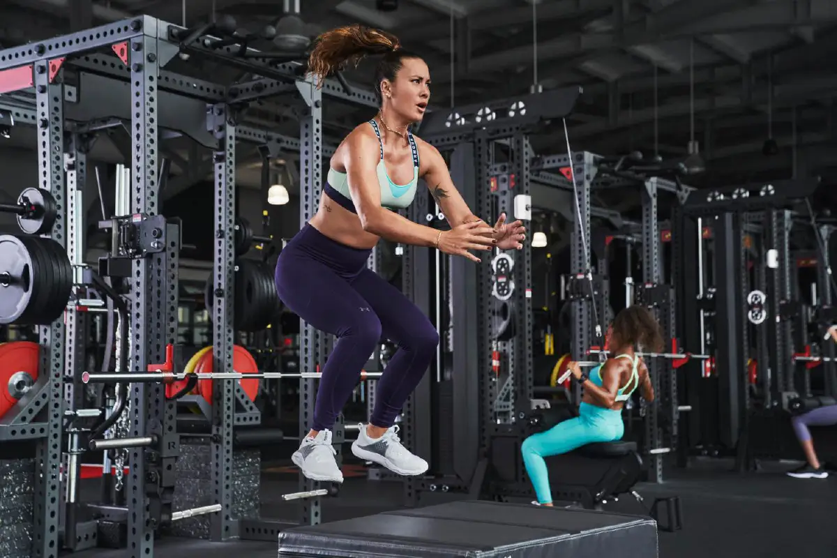 Under Armour คอลเลกชั่นพิเศษเพื่อสาวๆ ที่รักการออกกำลังกาย