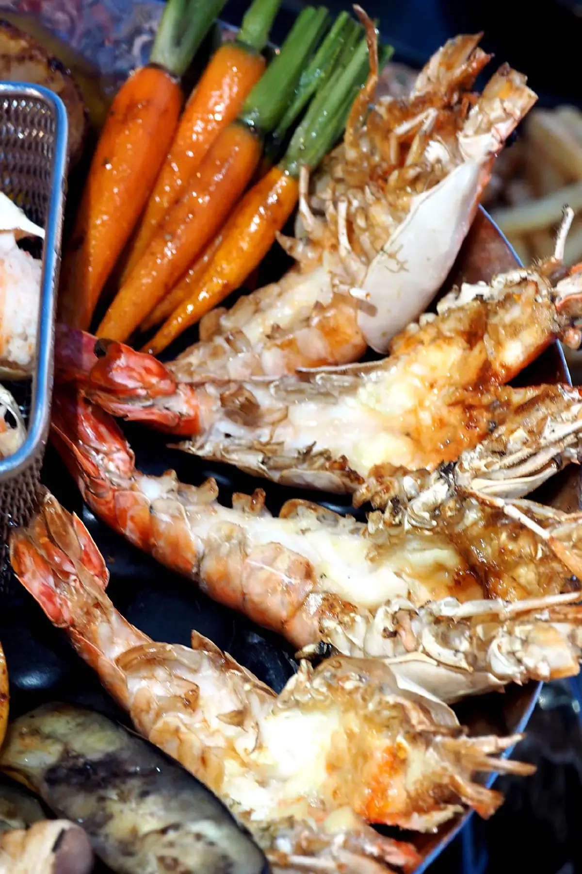 ชิลเอาท์กับสเต๊กเฮ้าส์และซีฟู้ดสไตล์ยุโรป บนรูฟท็อฟใจกลางลาดพร้าว @Blue Sky