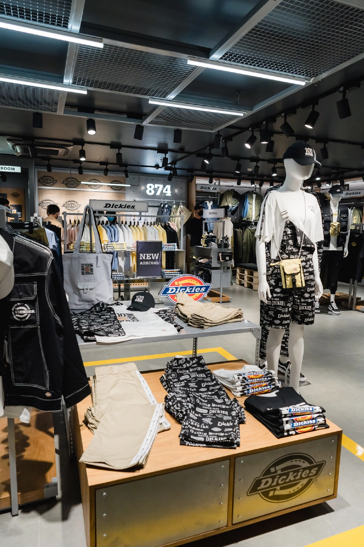 ฉลองแบรนด์อายุครบ 100 ปี DICKIES เปิดแฟลกชิพสโตร์แห่งใหม่ใจกลางเมือง