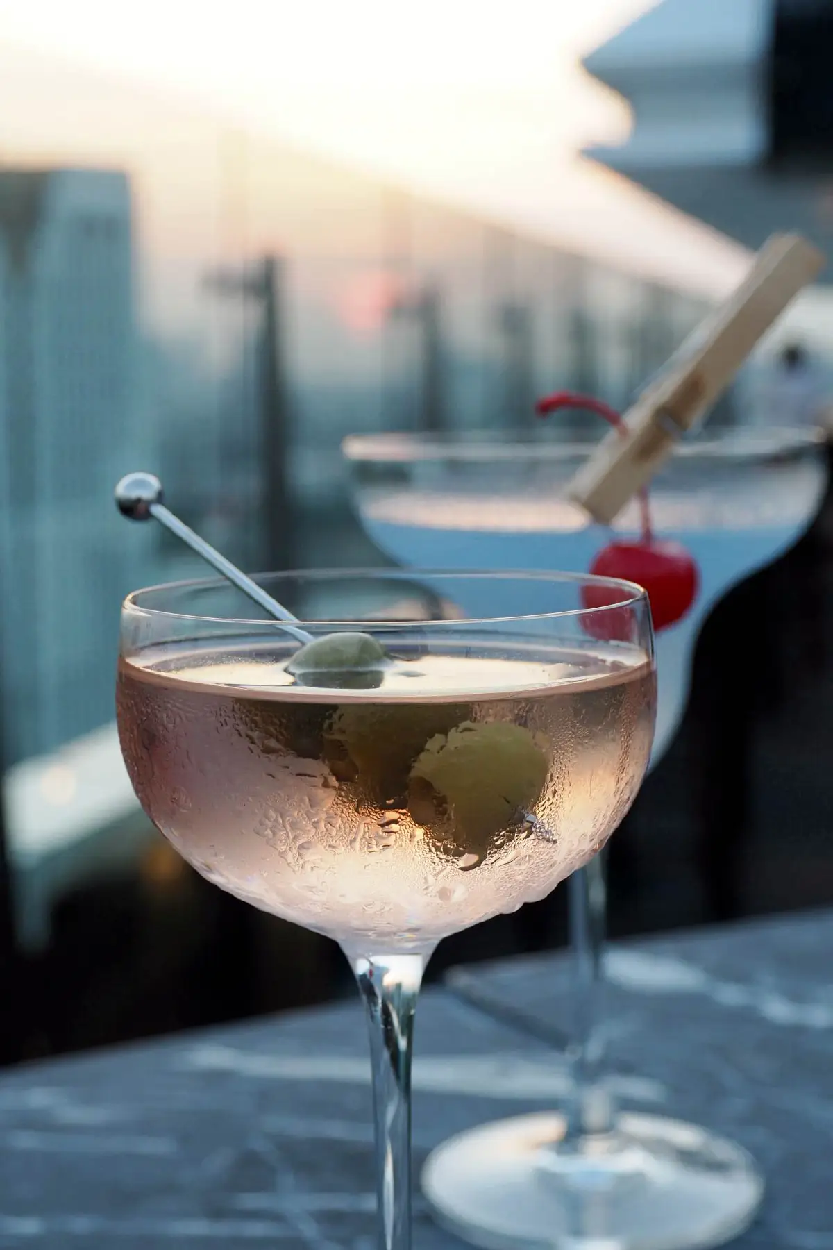 ชิลเอาท์กับสเต๊กเฮ้าส์และซีฟู้ดสไตล์ยุโรป บนรูฟท็อฟใจกลางลาดพร้าว @Blue Sky