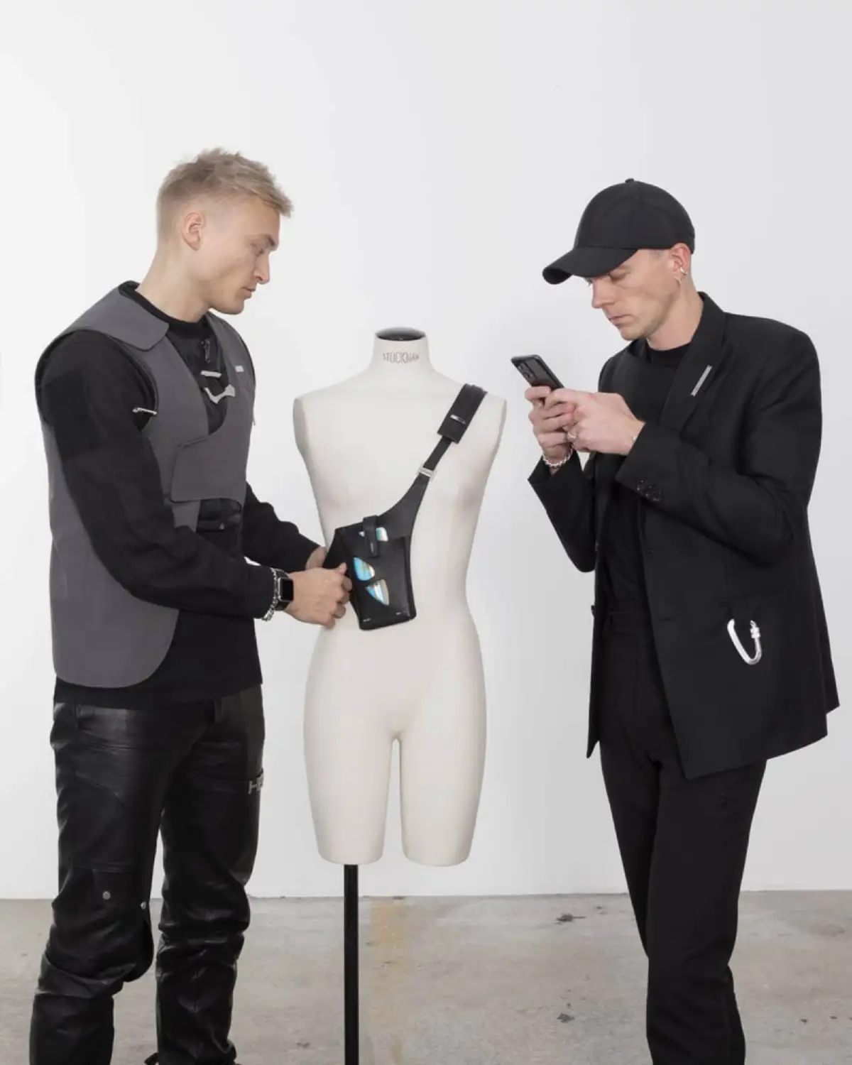 เมื่อแฟชั่นรวมกับเทคโนโลยี ส่อง realme บทเวที PARIS FASHION WEEK 2022