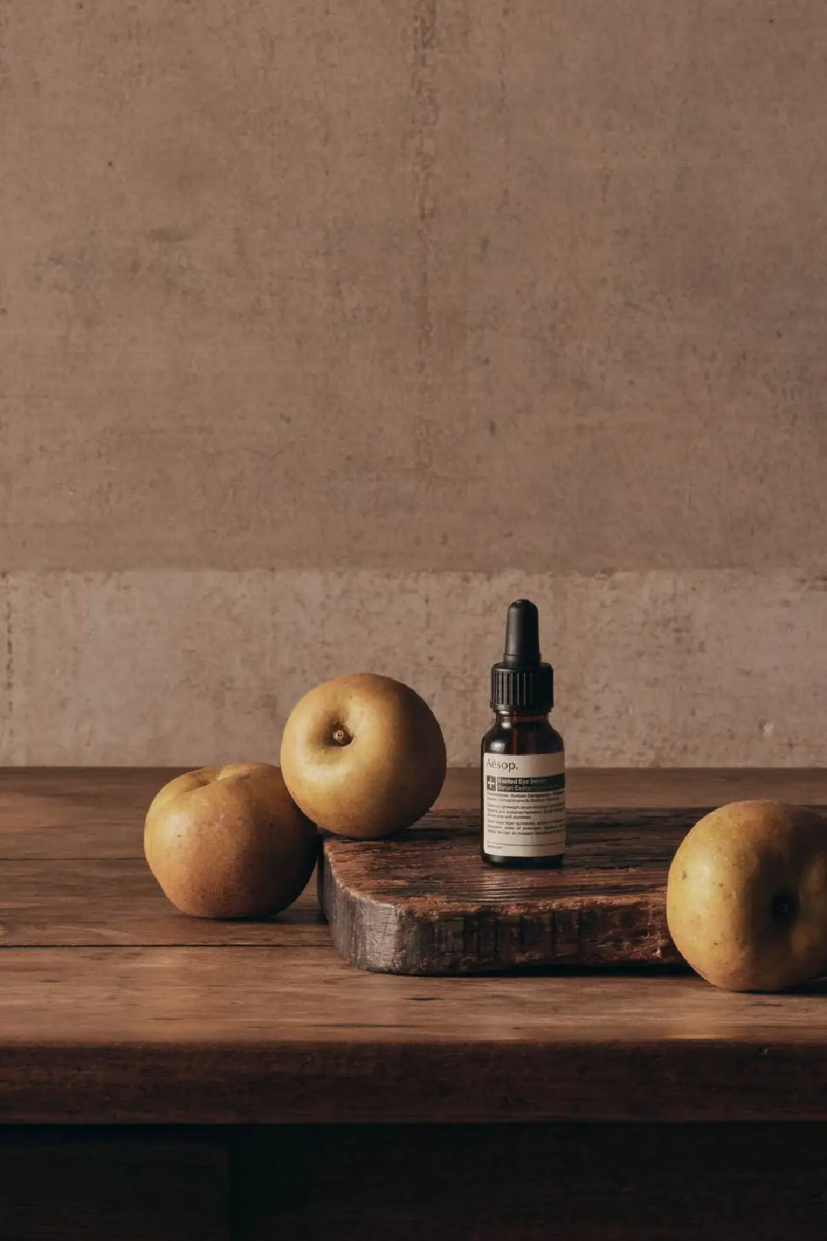 โฟกัสผิวบอบบางรอบดวงตา ด้วยคุณค่าจาก Aesop Exalted Eye Serum