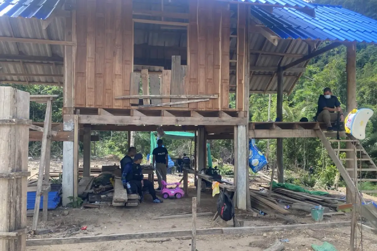 ไล่ล่าแก๊ง"ฉุย รักจันทร์"ยิงตร.พบเบาะแสกบดานบนเขากลางป่าลึก