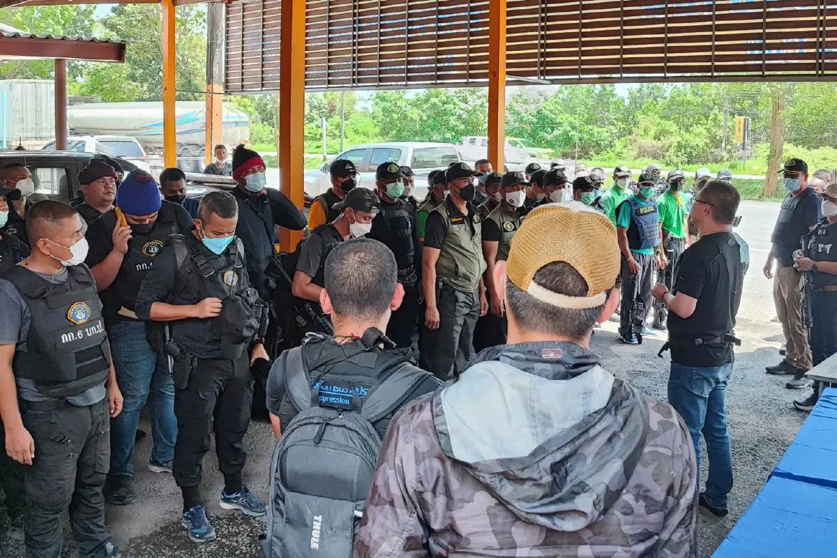 ไล่ล่าแก๊ง"ฉุย รักจันทร์"ยิงตร.พบเบาะแสกบดานบนเขากลางป่าลึก