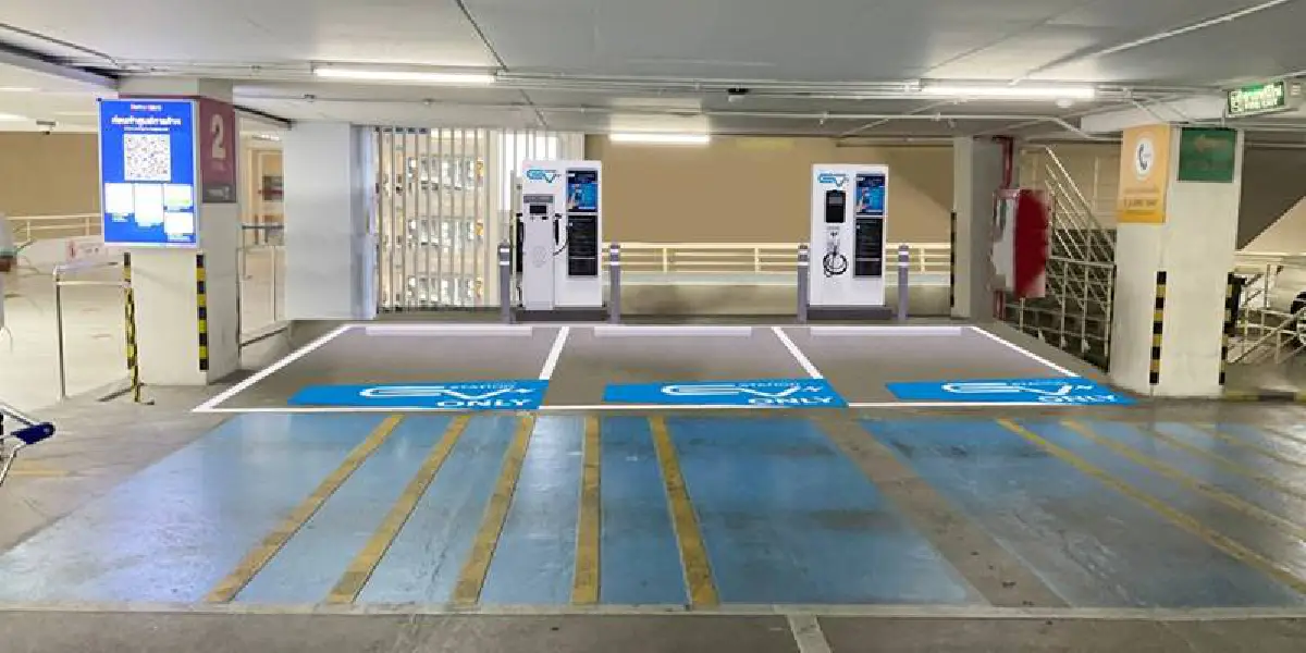 ‘โออาร์’ เปิดสถานีชาร์จไฟฟ้า EV ในศูนย์การค้าดัง อีก 24 จุด ตอบโจทย์ไลฟ์สไตล์คนกรุง