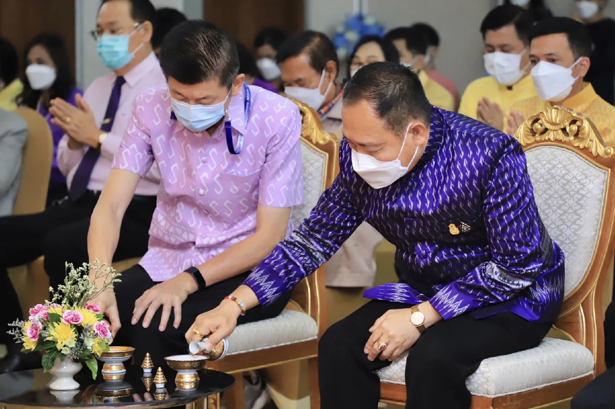 รมว.สุชาติ มอบที่ปรึกษา ทำบุญครบรอบ 30 ปี วันสถาปนากรมพัฒนาฝีมือแรงงาน
