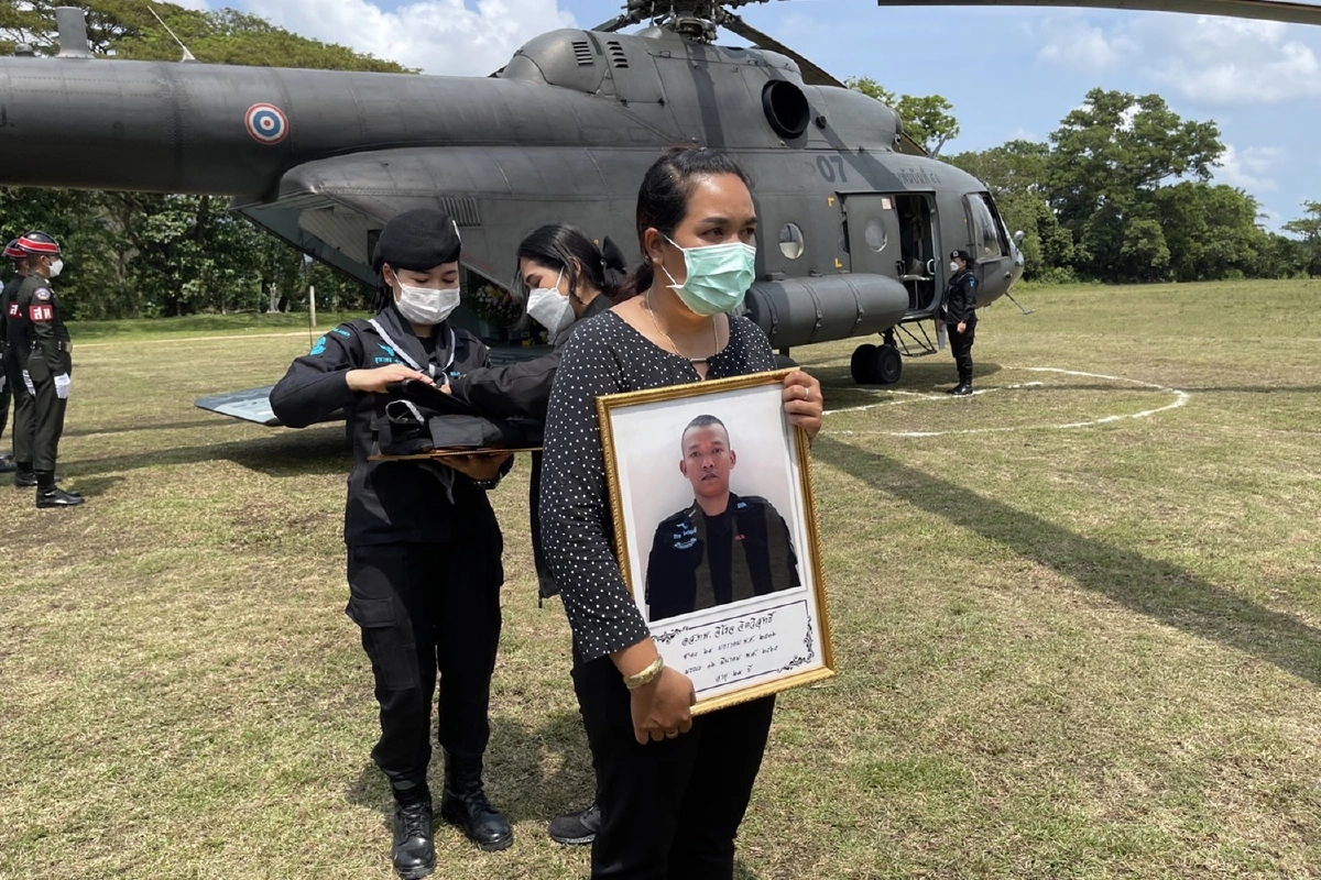 ญาติรับศพทหารกล้าเสียชีวิตถูกลอบบึ้มปัตตานี