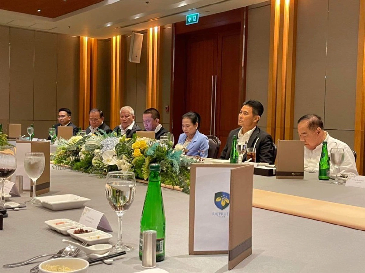  "บิ๊กตู่"ร่วมโต๊ะดินเนอร์เช็คพลังแกนนำพรรคร่วมรัฐบาลสุดชื่นมื่น