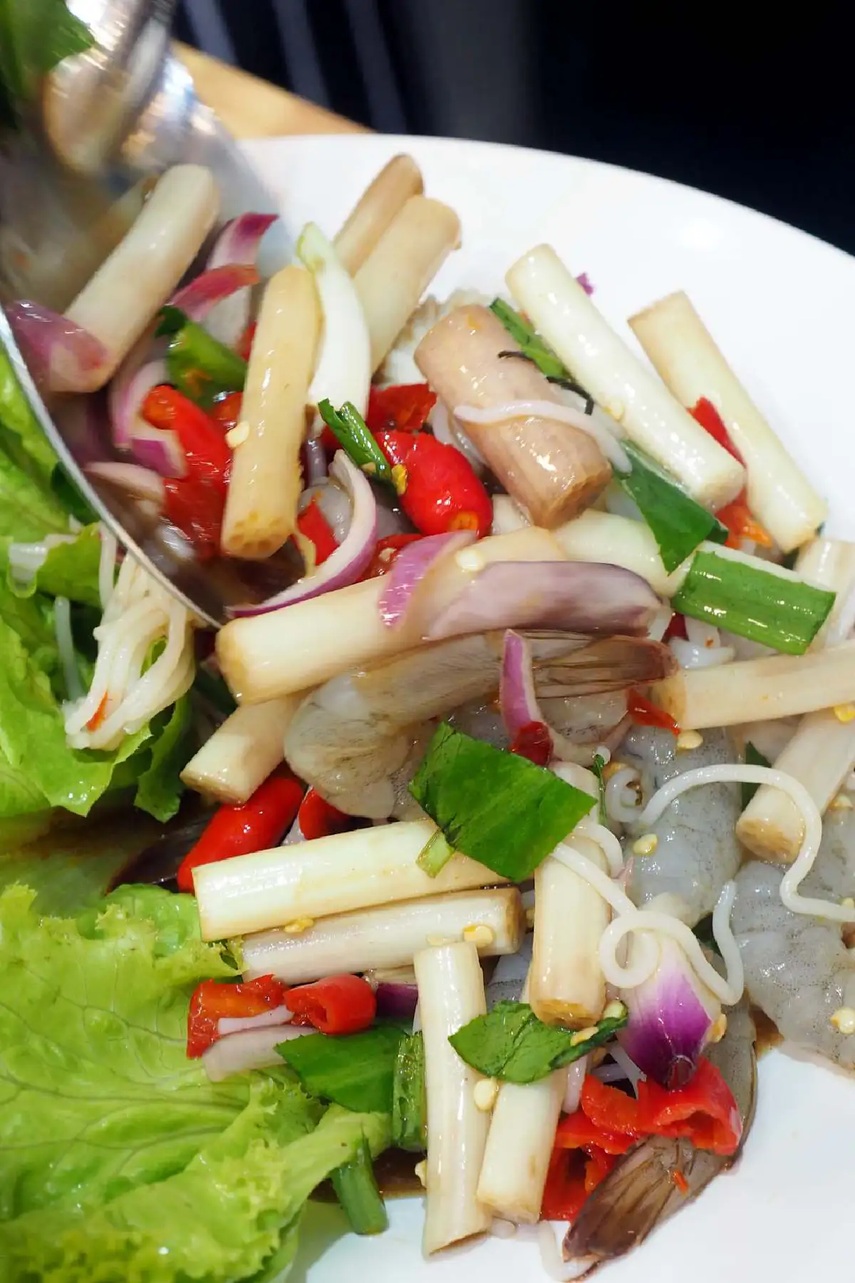 แซ่บติดใจ นัวติดลิ้น กิน ‘ยำเลย!’