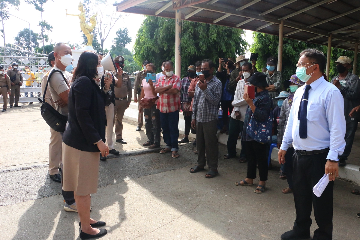 ม็อบเหิมไม่กลัวกม.บุกยึดวัดหลวงพ่อเงินบางคลาน 70 วันแล้ว