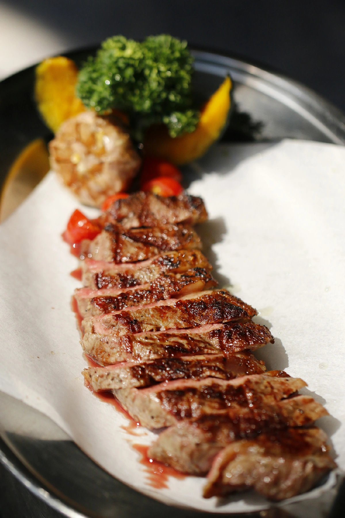 ชิมสเต๊กเนื้อนุ่มสูตรเชฟโจ้ แห่งรสดีเด็ด The Steak House