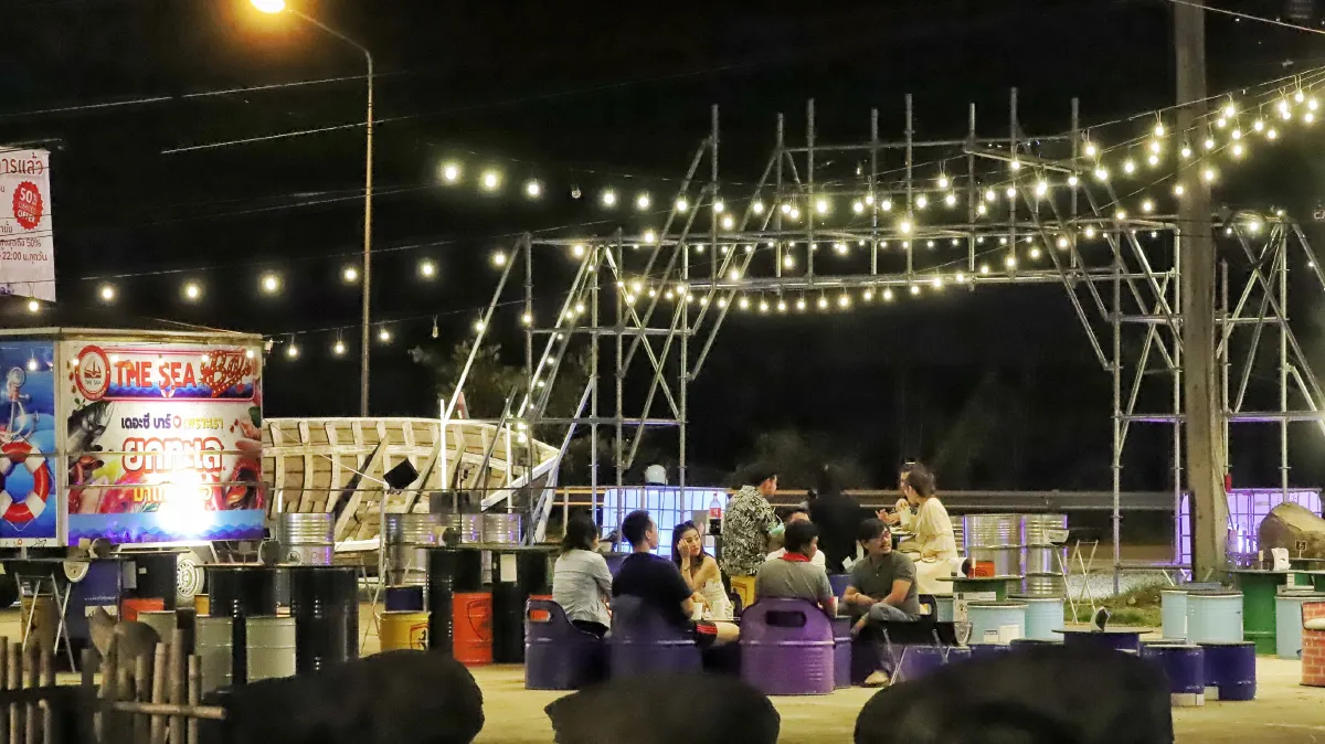ยกทะเลมาไว้ริมโขง  @The Sea Bar (ท่าบ่อ หนองคาย)