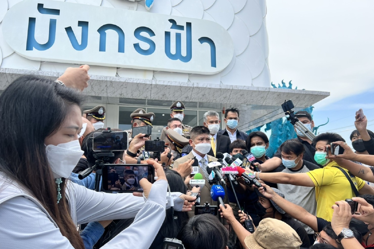 แรมโบ้โชว์ใหญ่ แก้หวยแพง คืนความสุขให้ประชาชน แรมโบ้โชว์ใหญ่ แก้หวยแพง คืนความสุขให้ประชาชน