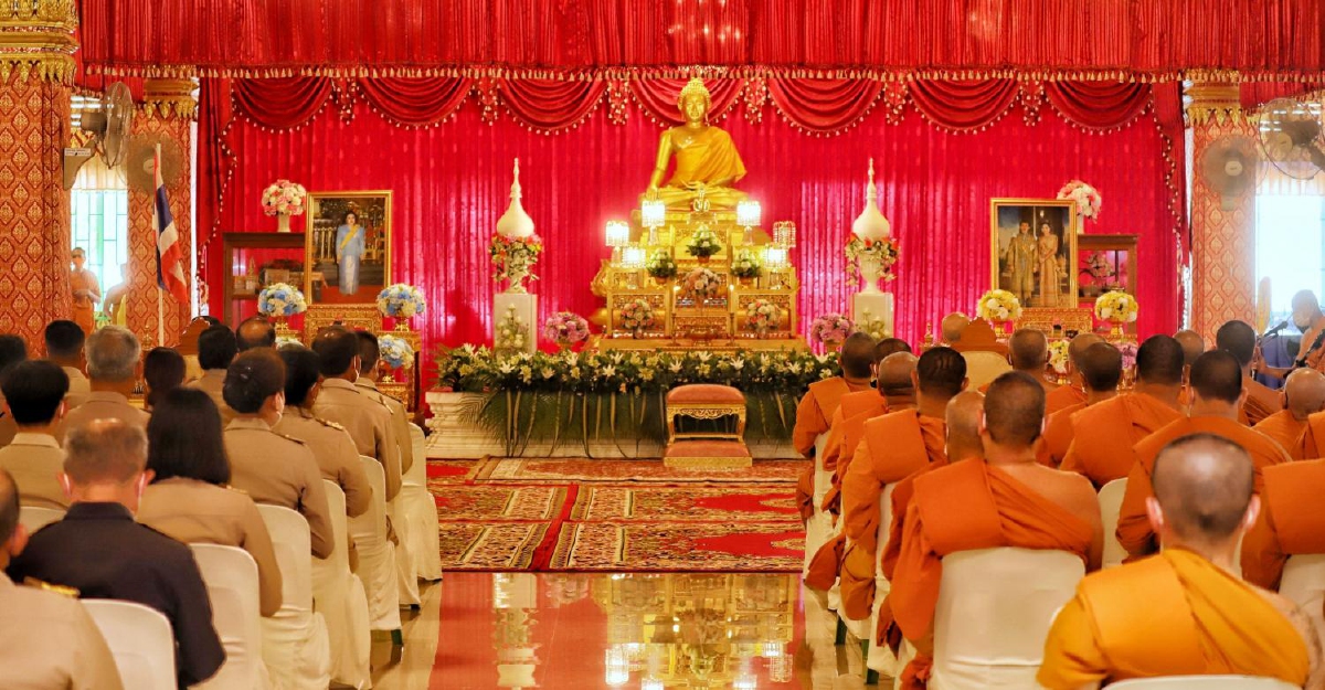 เมืองปทุมฯจัดพิธีเจริญพระพุทธมนต์ถวายพระพรชัยมงคล เมืองปทุมฯจัดพิธีเจริญพระพุทธมนต์ถวายพระพรชัยมงคล
