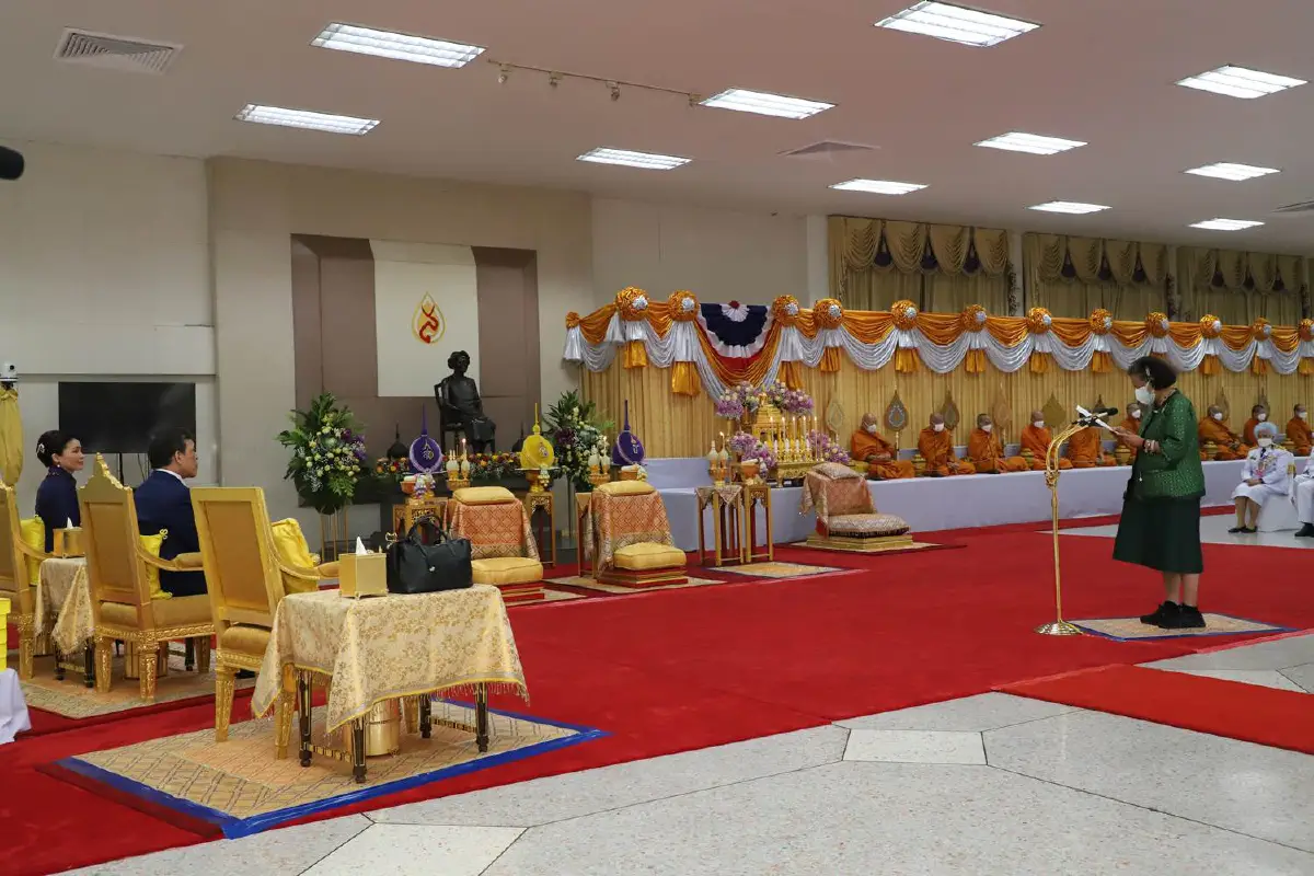 "ในหลวง-พระราชินี"เสด็จฯทรงเปิดอาคารนวมินทรบพิตร 84 พรรษารพ.ศิริราช