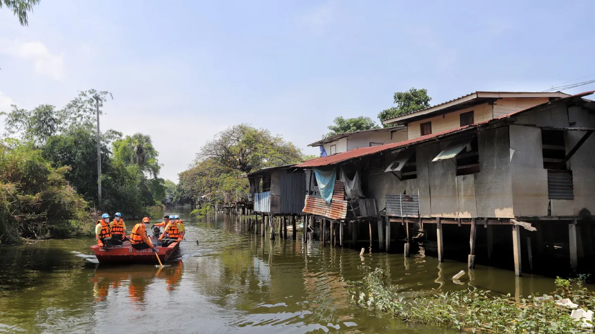 จิตอาสาเมืองปทุมฯพร้อมใจปรับปรุงภูมิทัศน์คลองเปรมประชากร