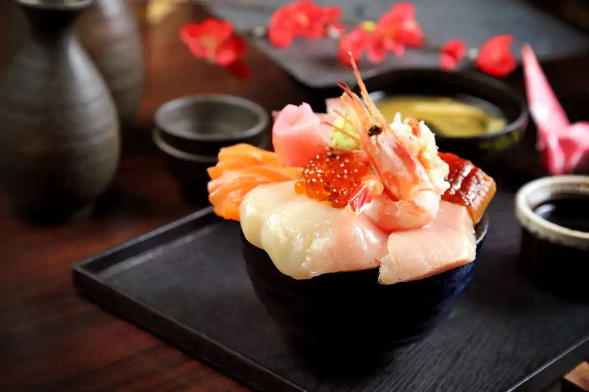 สึโบฮาจิ เอาใจคนรักเมนูปลาด้วย 'เรียวโอะชิด้ง' ดงบุริสไตล์ญี่ปุ่น 7 เมนู