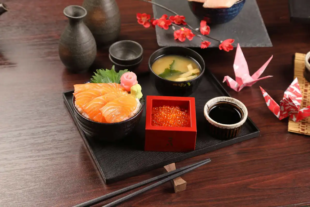 สึโบฮาจิ เอาใจคนรักเมนูปลาด้วย 'เรียวโอะชิด้ง' ดงบุริสไตล์ญี่ปุ่น 7 เมนู