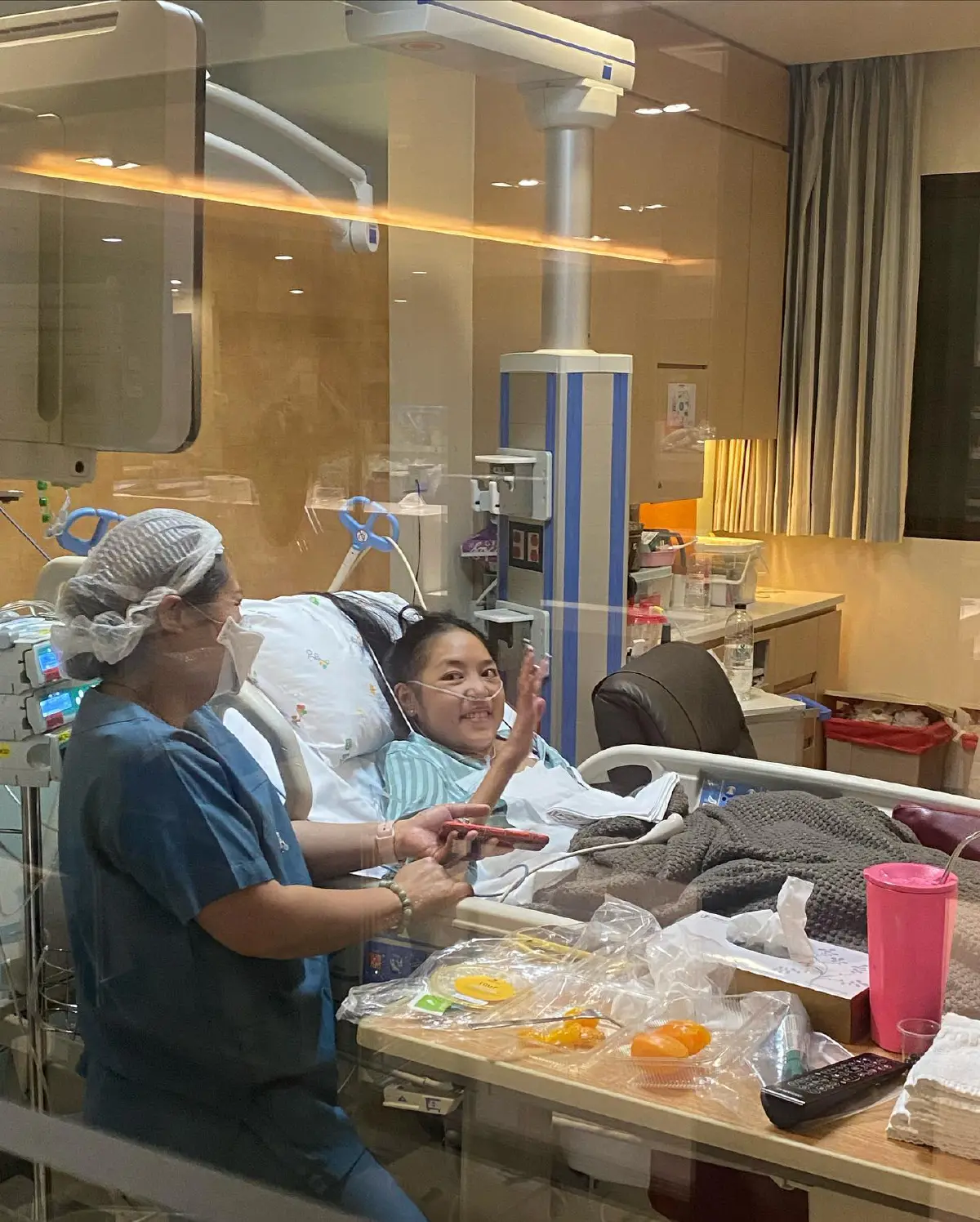 “คุณดอลล่าร์” สุดห่วง! ต้องแยกกับ “คุณหญิงแมงมุม” ในรอบ 4 ปี หลังติดโควิด-19 ทั้งคู่