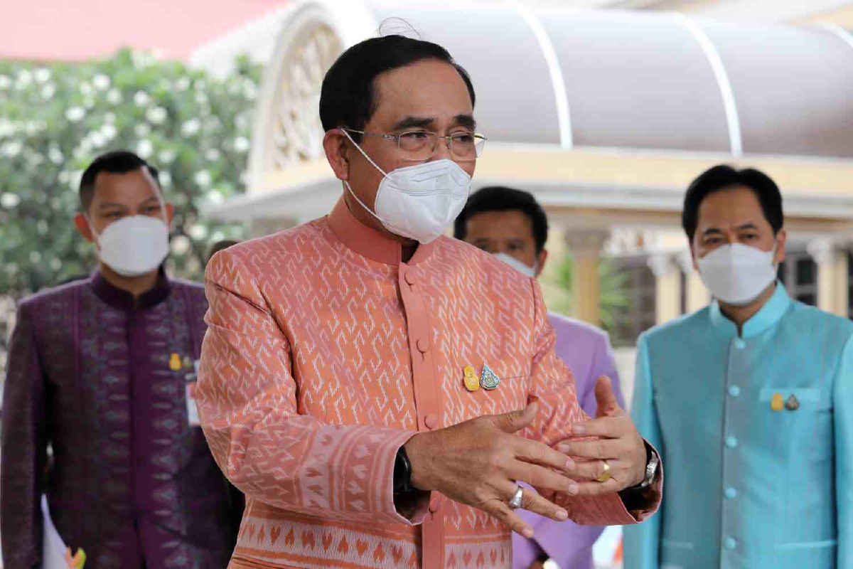 ประยุทธ์เตือนเสพข่าวอย่างมีสติ ย้ำวัคซีนเข็มกระตุ้นมีความจำเป็น! ประยุทธ์เตือนเสพข่าวอย่างมีสติ ย้ำวัคซีนเข็มกระตุ้นมีความจำเป็น!