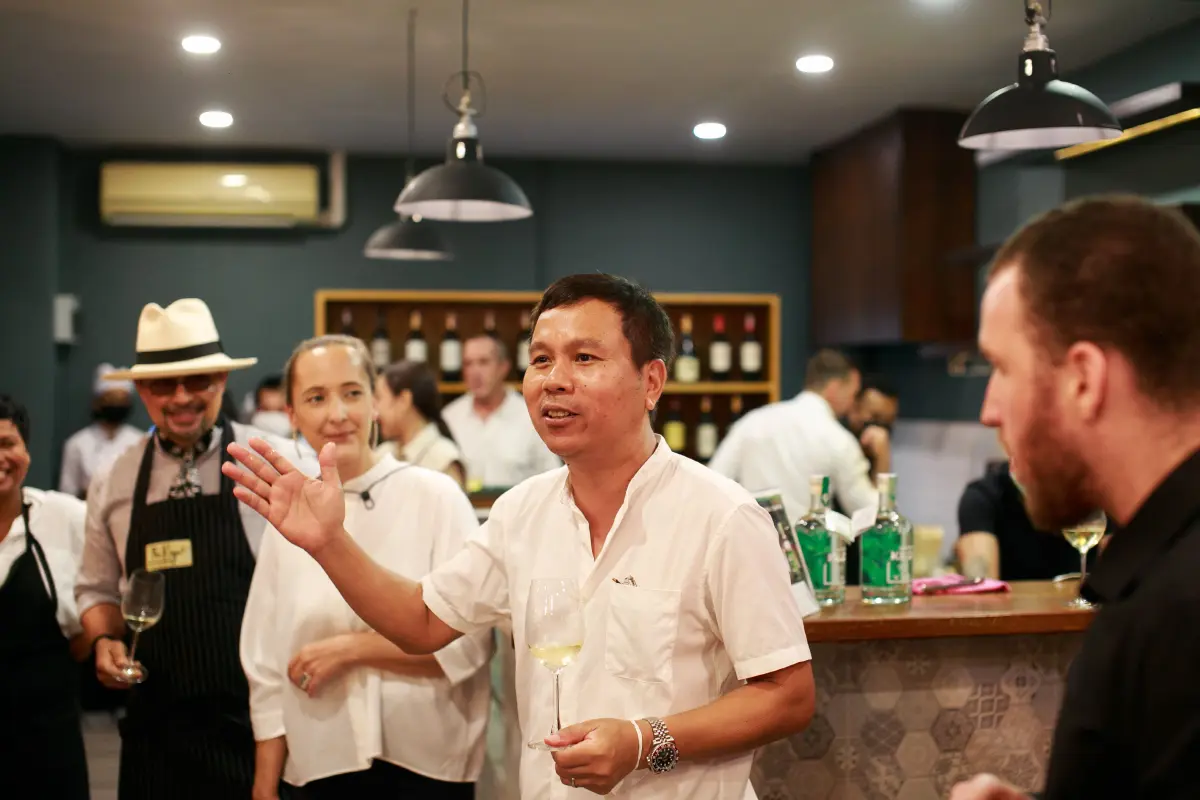 3 เชฟดังแท็กทีมเฉพาะกิจ จัดเมนู 12 คอร์สสุดพิเศษ ปลุกกระแส Samui Gastronomy Tourism
