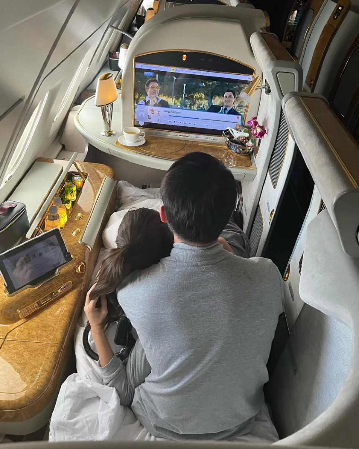  ลูกคนที่ 2 ต้องมา! “กรณ์-ศรีริต้า” บินลัดฟ้าฮันนีมูน หวานฉ่ำกลางอากาศ