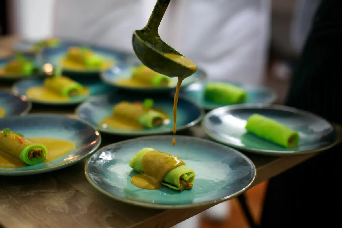 3 เชฟดังแท็กทีมเฉพาะกิจ จัดเมนู 12 คอร์สสุดพิเศษ ปลุกกระแส Samui Gastronomy Tourism