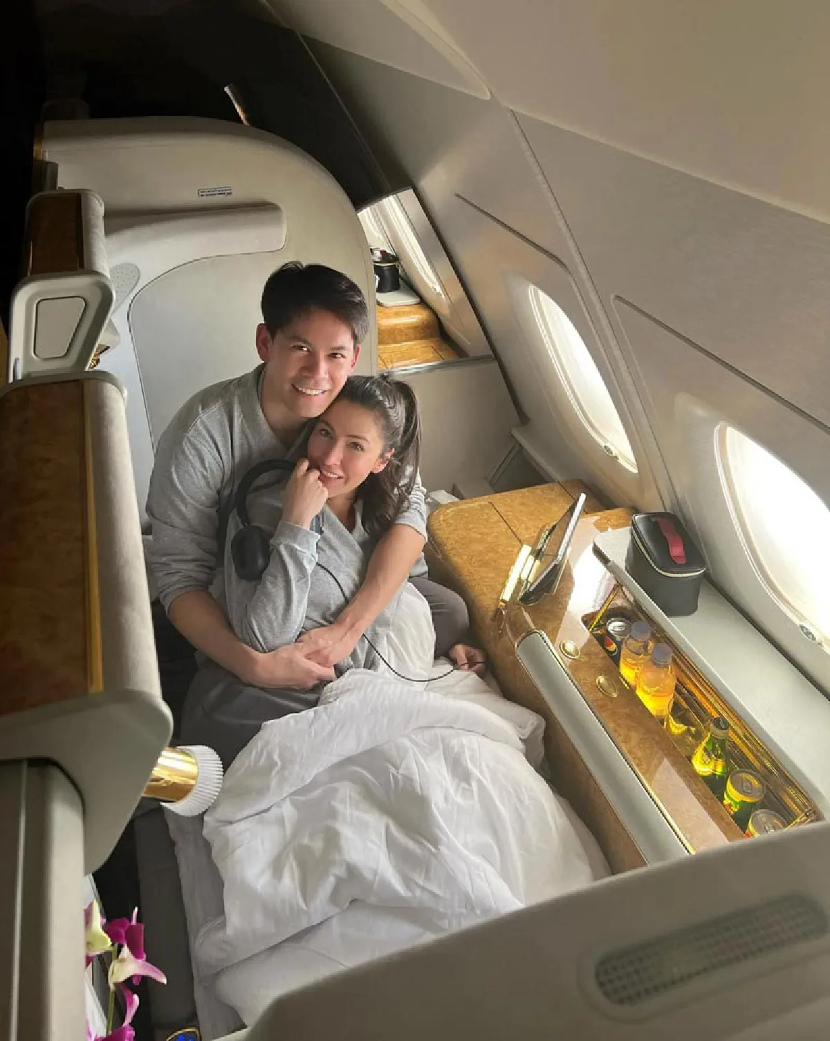  ลูกคนที่ 2 ต้องมา! “กรณ์-ศรีริต้า” บินลัดฟ้าฮันนีมูน หวานฉ่ำกลางอากาศ