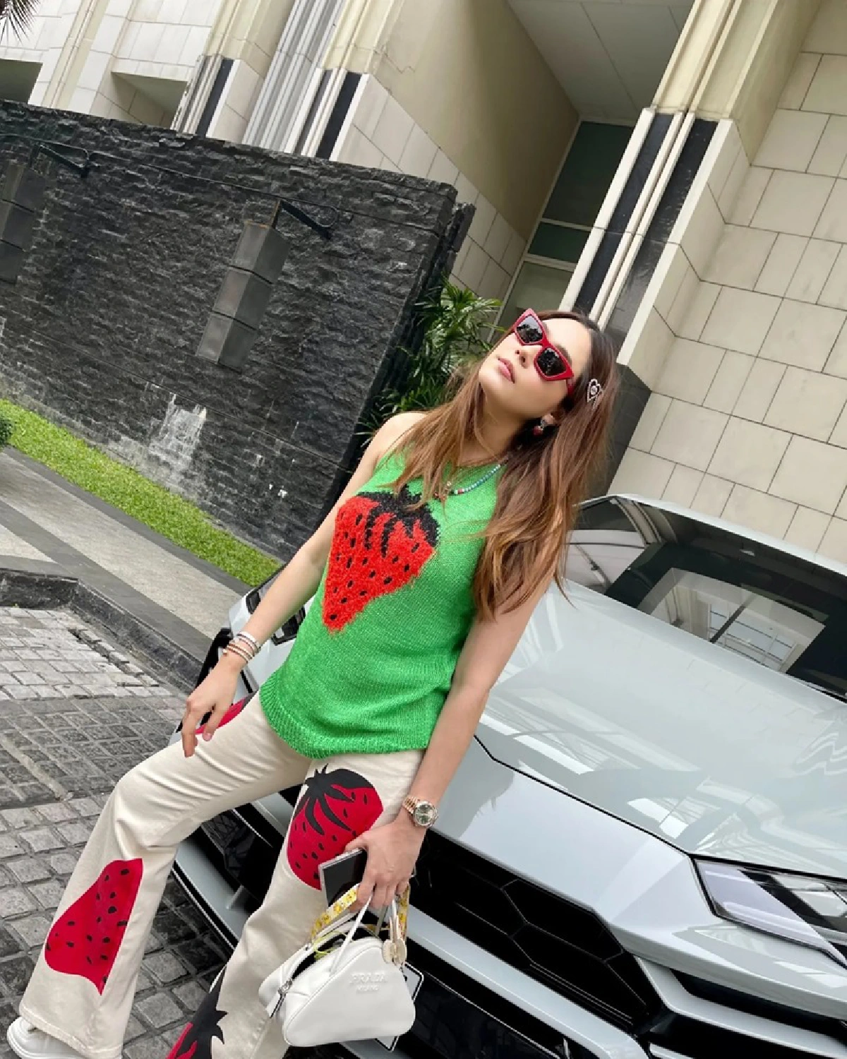 “ชมพู่ อารยา” กลับมามีหุ่นเป๊ะแล้ว! งงมากไปคลอดลูกหรือขับรถผ่านรพ.