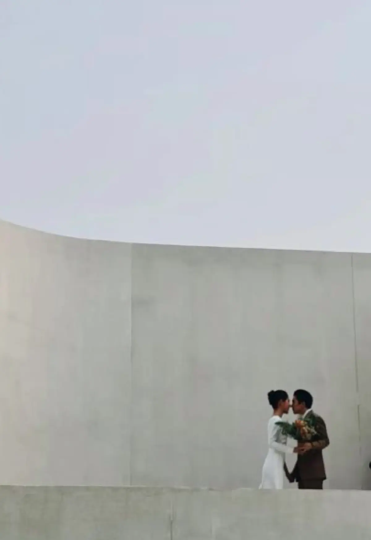 “น็อต อัครณัฐ” จับมือแฟนสาวเข้าพิธีวิวาห์สุดโรแมนติก!