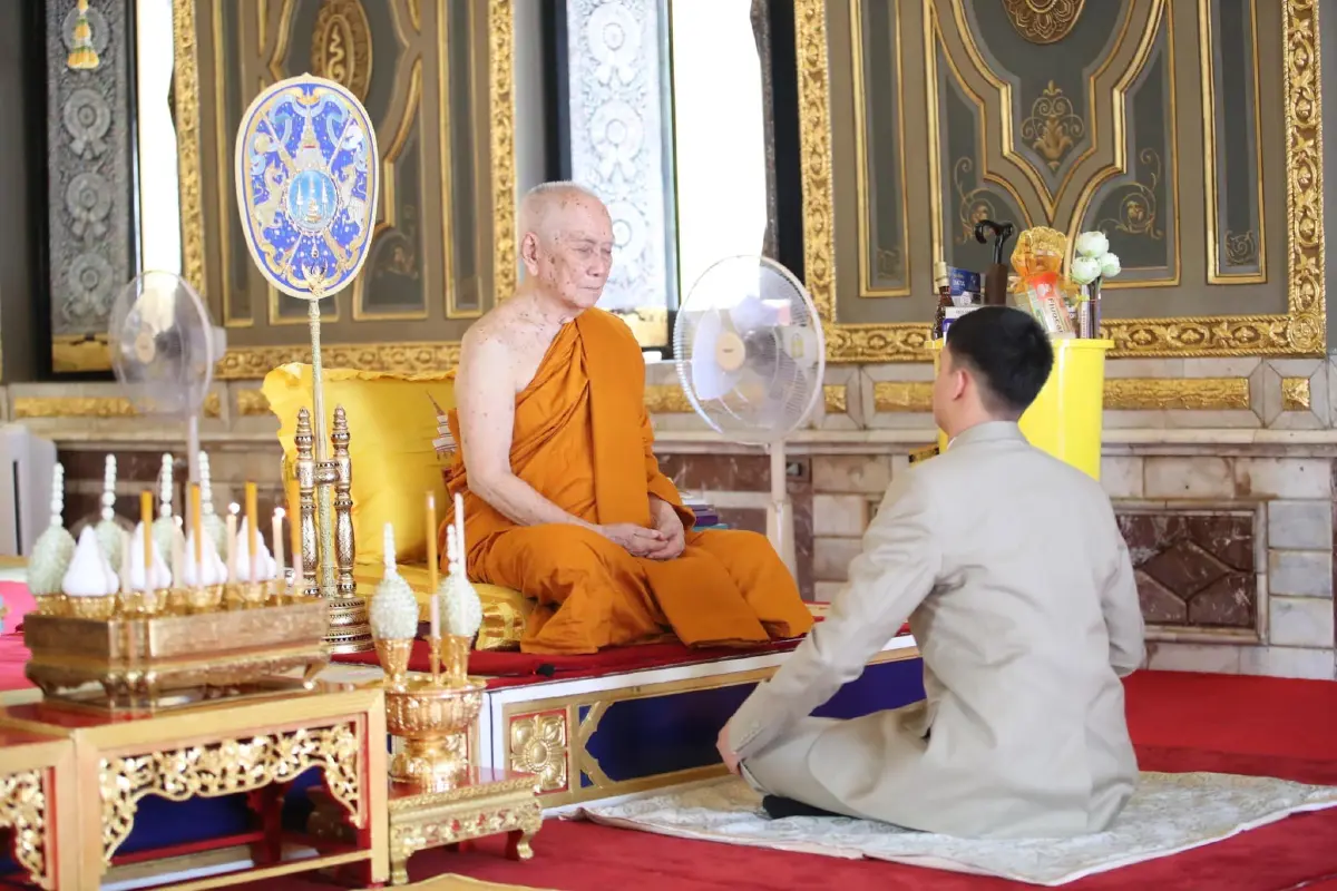 "เจ้าฟ้าทีปังกรรัศมีโชติ"เสด็จทรงสนทนาธรรม'สมเด็จพระสังฆราช'