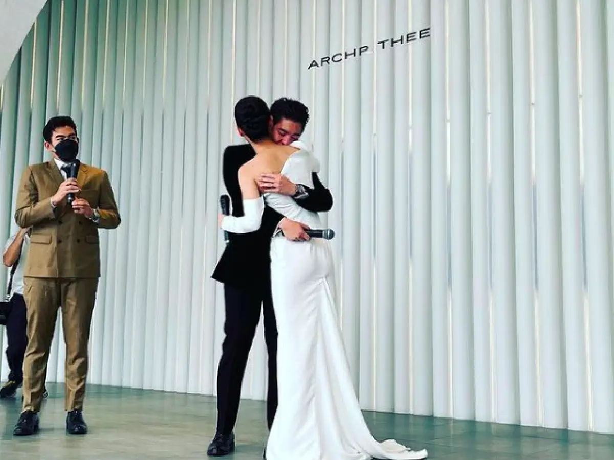 “น็อต อัครณัฐ” จับมือแฟนสาวเข้าพิธีวิวาห์สุดโรแมนติก!