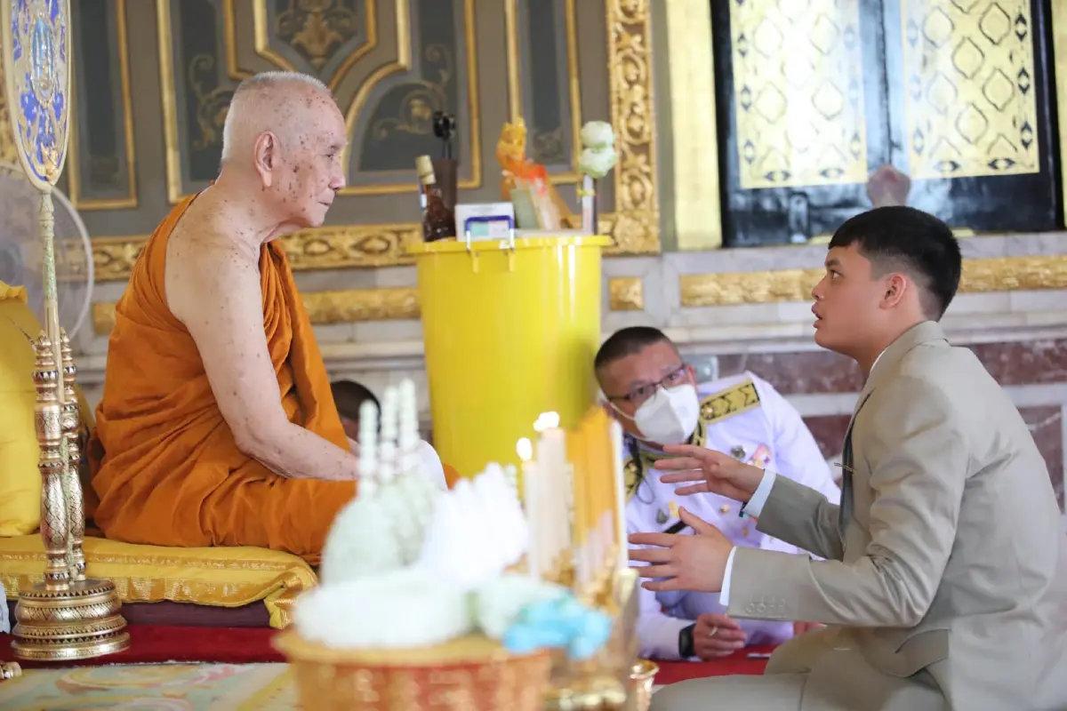 "เจ้าฟ้าทีปังกรรัศมีโชติ"เสด็จทรงสนทนาธรรม'สมเด็จพระสังฆราช'