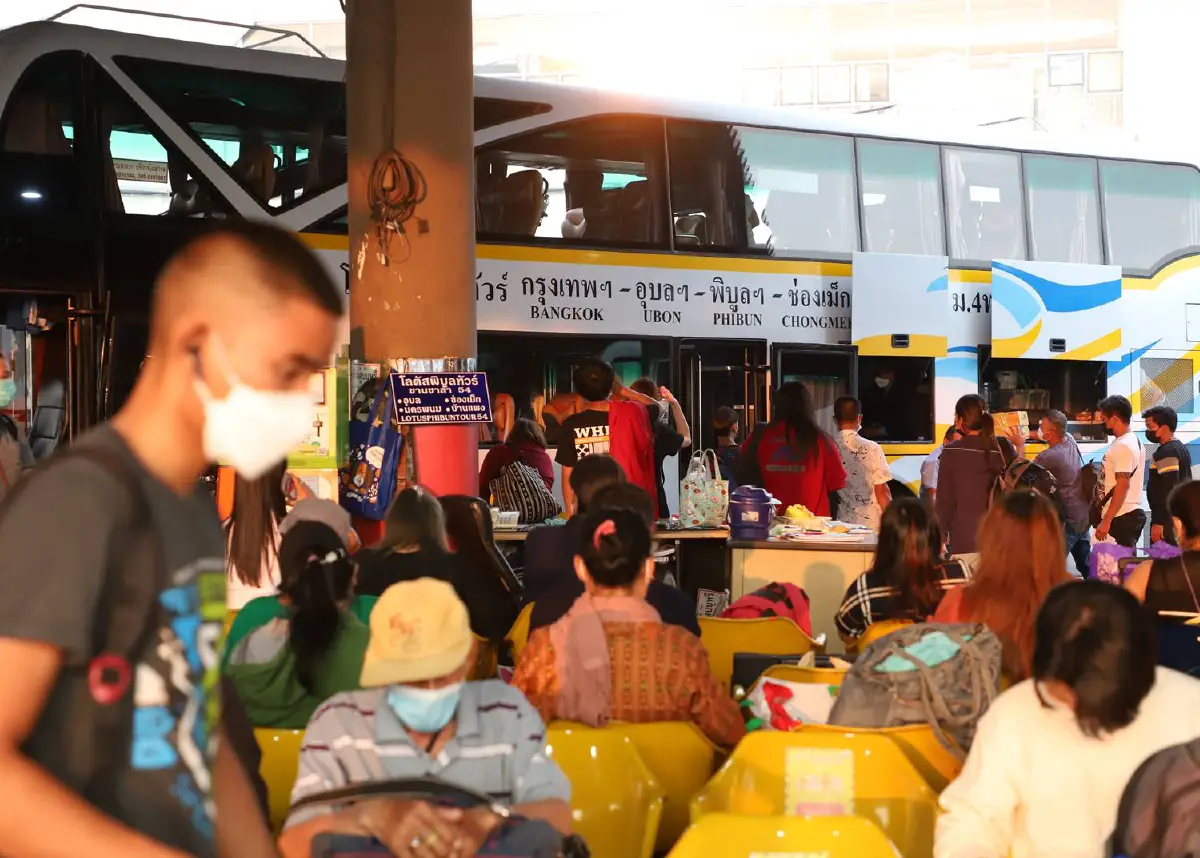 เปิดภาพสถานีขนส่งหมอชิตแน่นคนรอกลับบ้านช่วงสงกรานต์