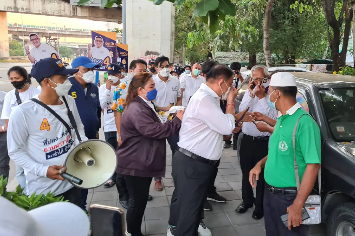 "อัศวิน"หาเสียงเขตบางคอแหลมขอกลับมารับใช้อีก