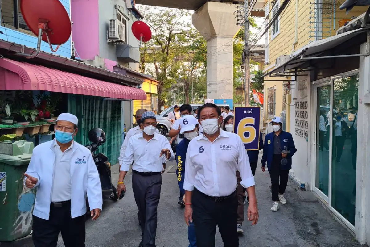 "อัศวิน"หาเสียงเขตบางคอแหลมขอกลับมารับใช้อีก