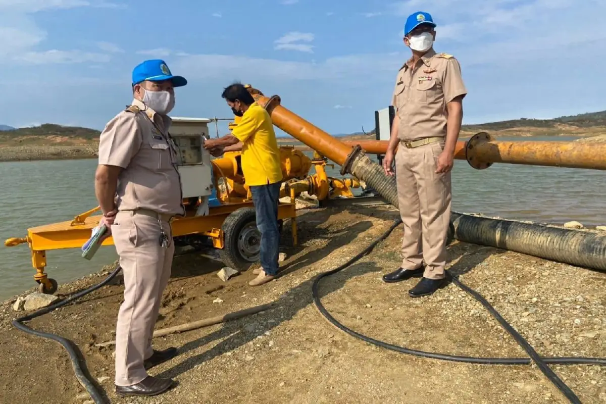 ชป.ติดตั้งเครื่องสูบน้ำช่วยเหลือภัยแล้ง ชาว อ.ท่าปลา จ.อุตรดิตถ์