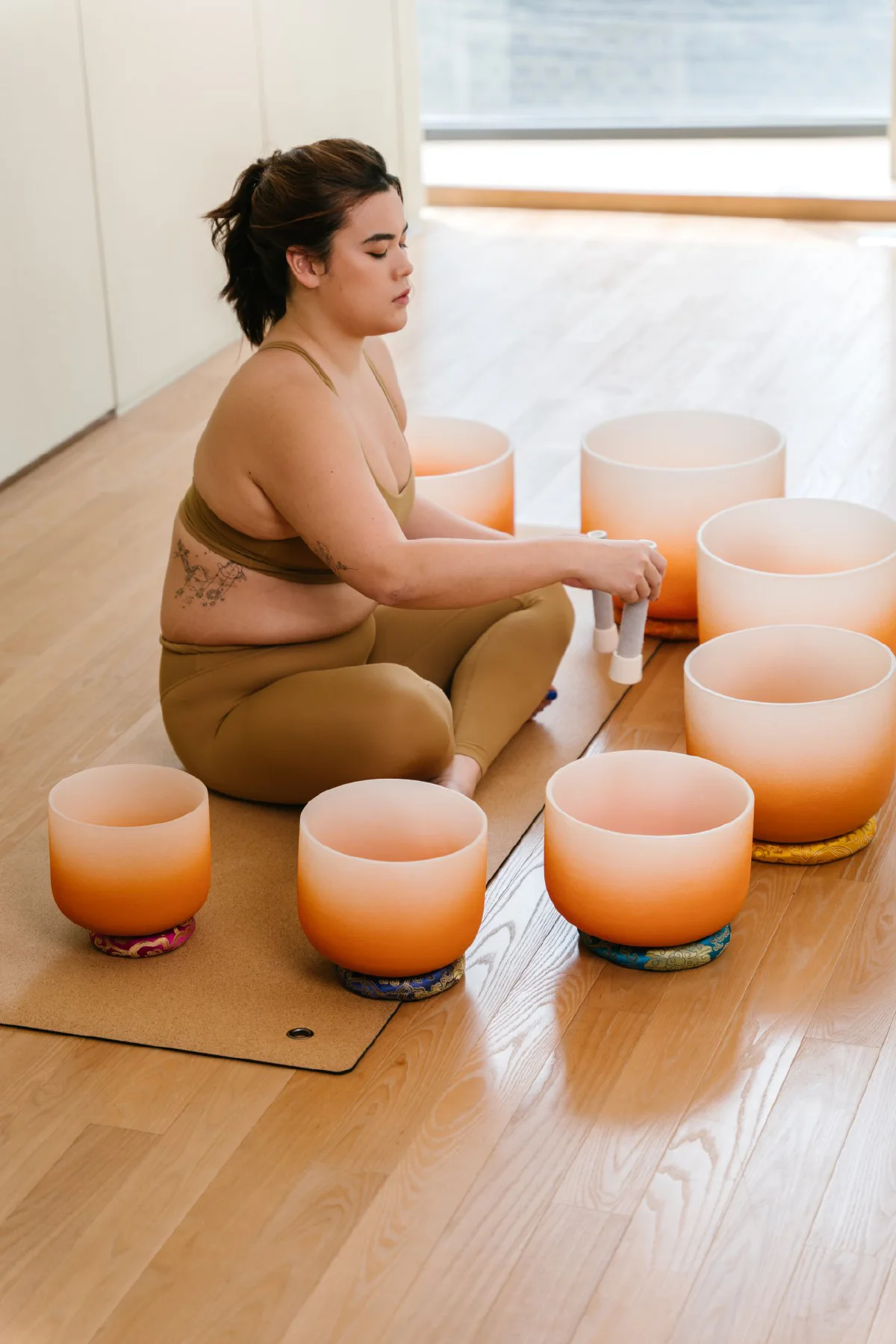 เรียนรู้ที่จะอยู่กับปัจจุบัน ณ สตูดิโอโยคะไลฟ์สไตล์ใจกลางกรุง 'Atha Yoga Lifestyle Studio'