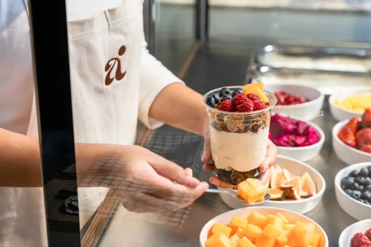 เรียนรู้ที่จะอยู่กับปัจจุบัน ณ สตูดิโอโยคะไลฟ์สไตล์ใจกลางกรุง 'Atha Yoga Lifestyle Studio'