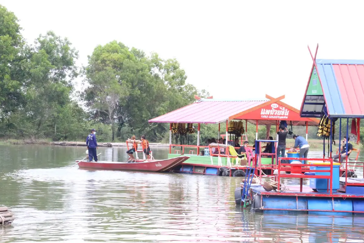 คึกคัก!นักท่องเที่ยวแห่ล่องแพหนองหวายเงินสะพัดวันละนับแสน