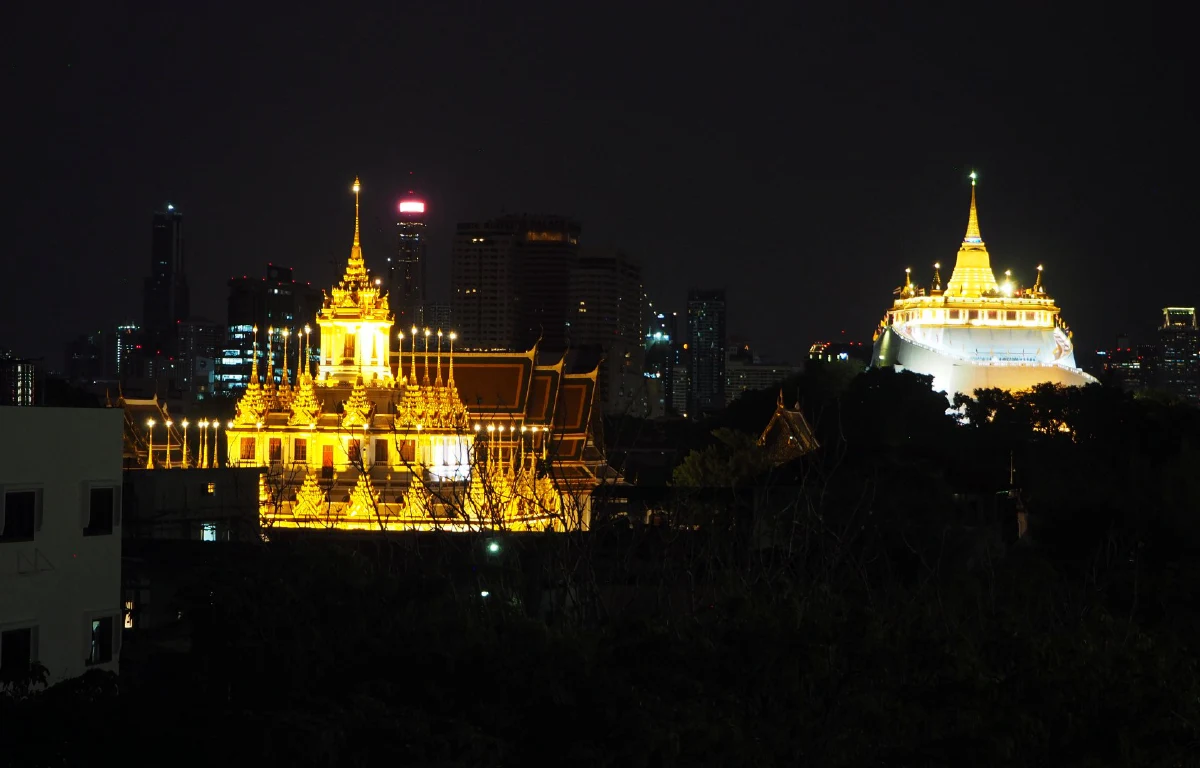 สำเริงอารมณ์บนดาดฟ้ายามราตรี ที่ 'The Press Sky Bar'