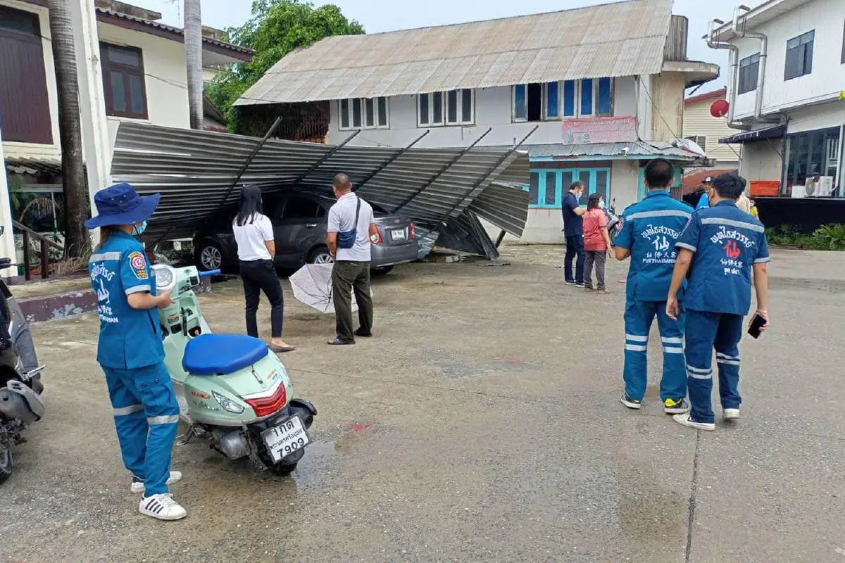 พายุฤดูร้อนพัดถล่มกรุงเก่า ตลาดบ้านแพนเสียหาย3จุด