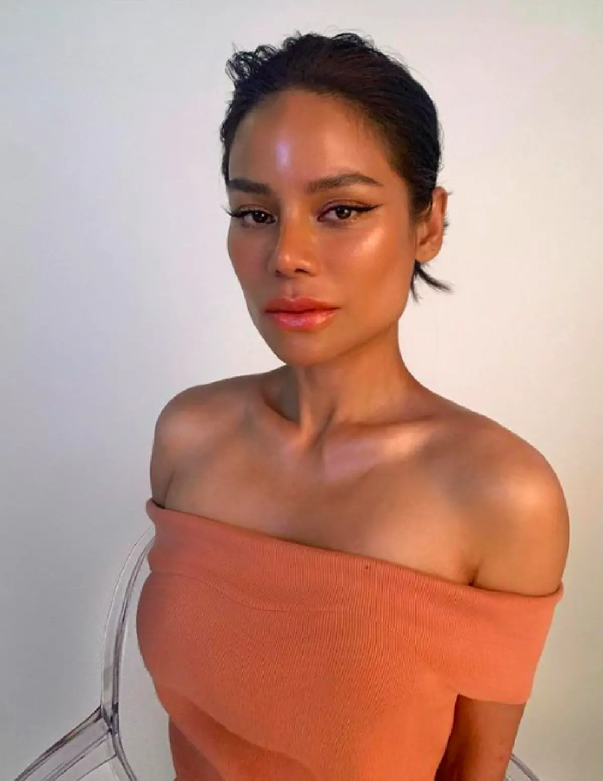 “โอปอล์” กับลุคสวยจึ้ง! เมคอัพตวัดหางตาเฉี่ยวและงานผิวที่ฉ่ำโกลว์ 