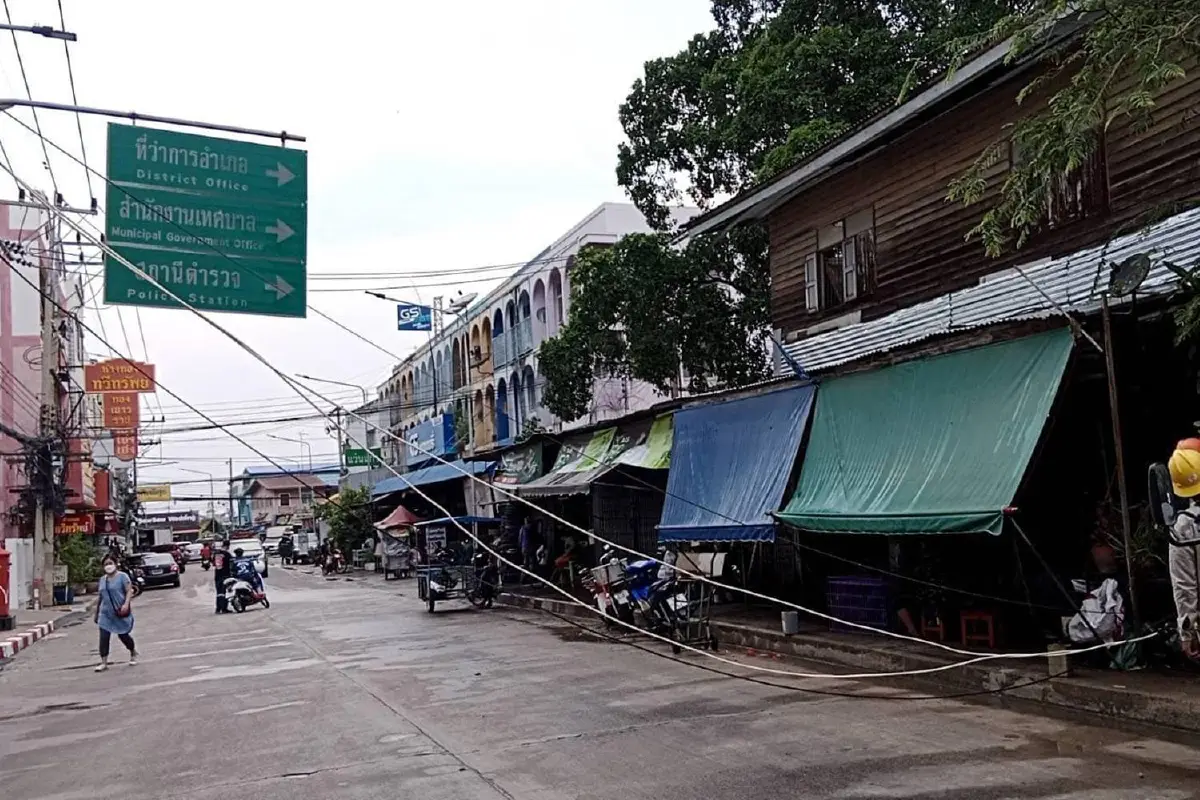 พายุฤดูร้อนพัดถล่มกรุงเก่า ตลาดบ้านแพนเสียหาย3จุด