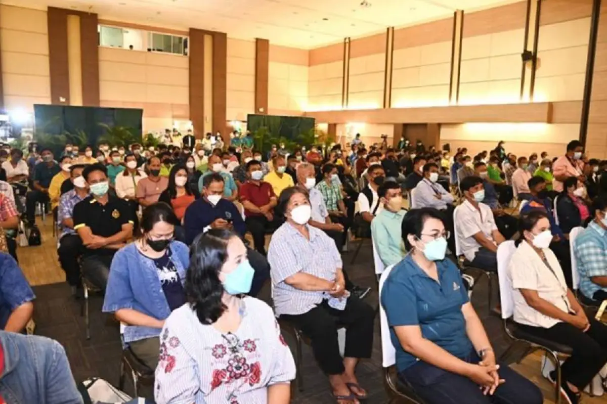 “เฉลิมชัย”เชิดชูเกียรติอาสาสมัครเกษตรกรอุทิศตนสู้ภัยโควิด