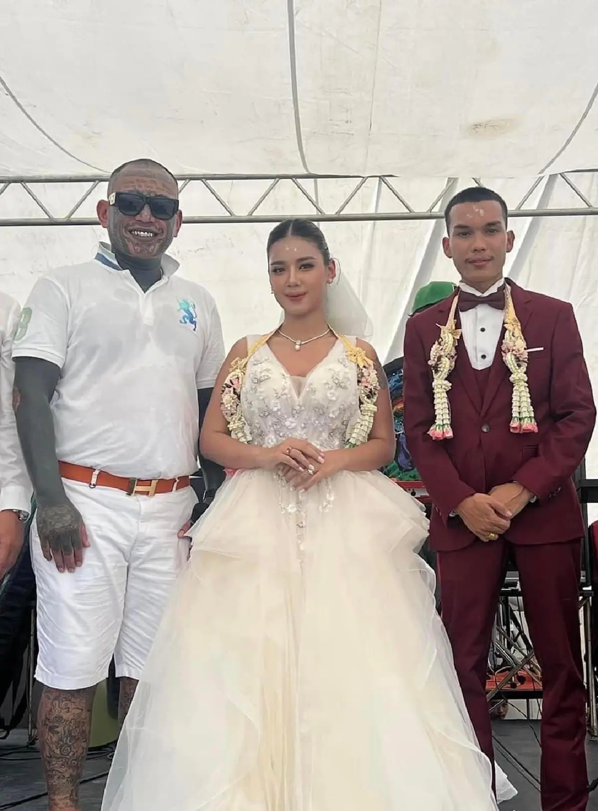 ปลื้มปริ่ม! “จูน” ลูกสาว “เก่ง ลายพราง” จูงมือแฟนหนุ่มเข้าประตูวิวาห์