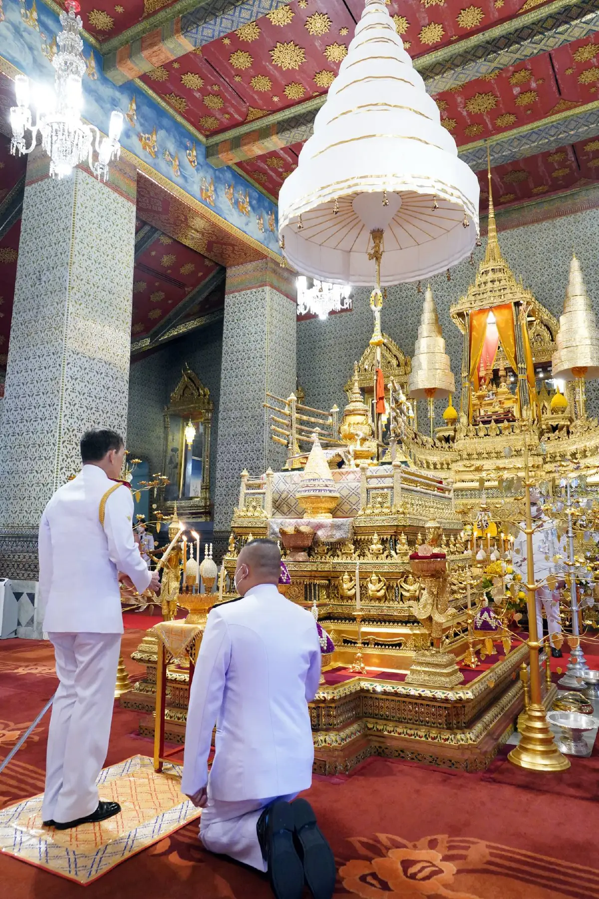 "ในหลวง-พระราชินี"เสด็จฯพระราชพิธีฉัตรมงคล 