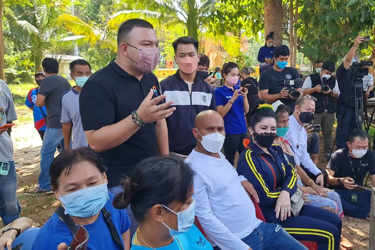 หมอปลาบุกวัดติดป้ายต้าน-เจ้าอาวาสรับดื่มเหล้าฉันหมูกระทะขอ3วันสึก